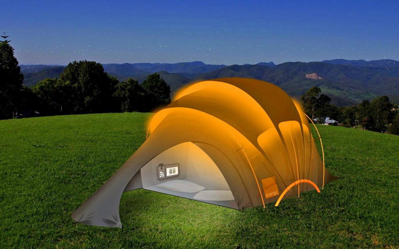 Chill nCharge, hi-tech campsite: solar tent with heated bottom and Wi-Fi