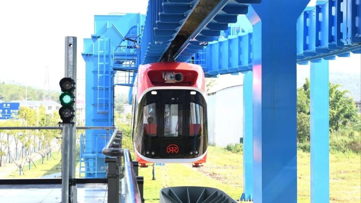 Red Rail, in Cina parte il Maglev 'capovolto', costa il 10% di una metro