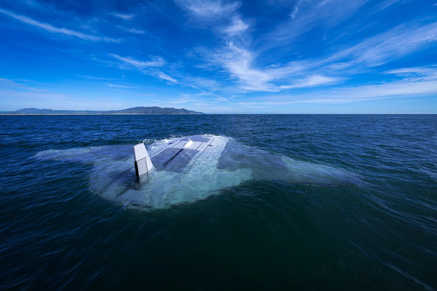 Video: Manta Ray, il drone subacqueo gigante di DARPA prende il mare