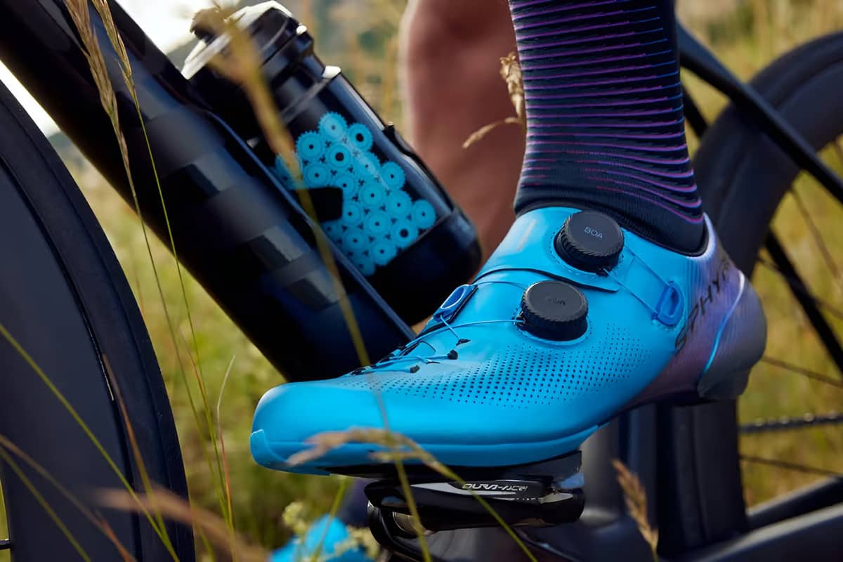 Futuro a pedali: le scarpe da ciclismo Shimano si regolano da sole